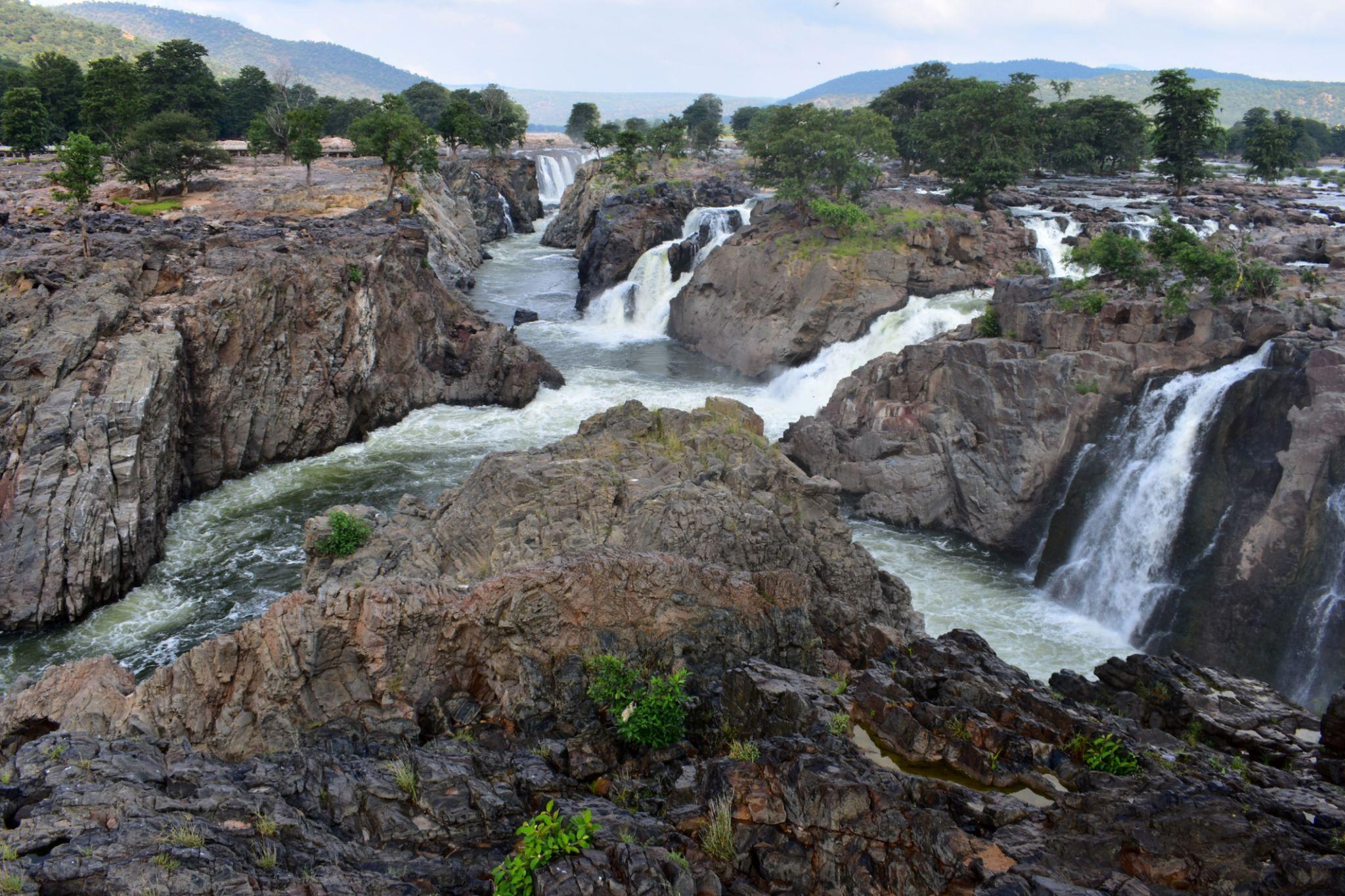 1 Day Hogenakkal Falls Trip from Bangalore – 300 KM Cab Package