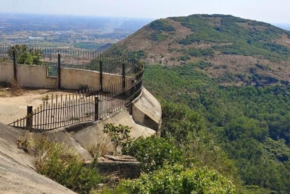 10 Hrs / 200 KM Nandi Hills + Isha Foundation Cab Package