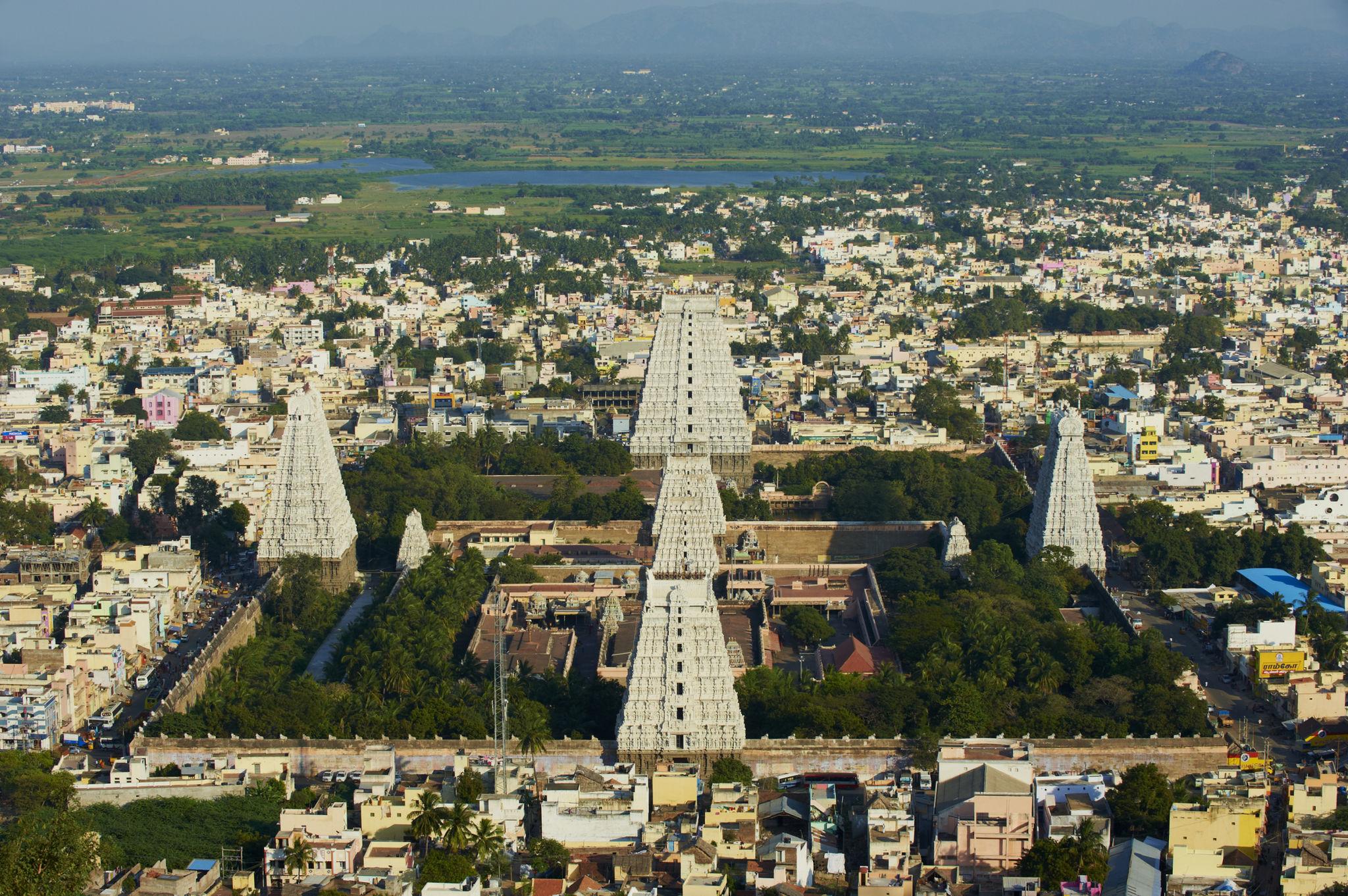 8 Hrs / 80 KM Bangalore Local Cab Package